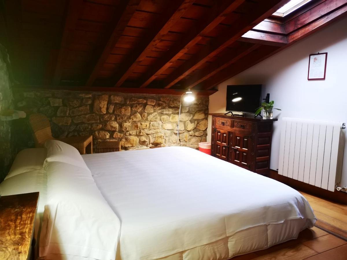 Calderones Hotel