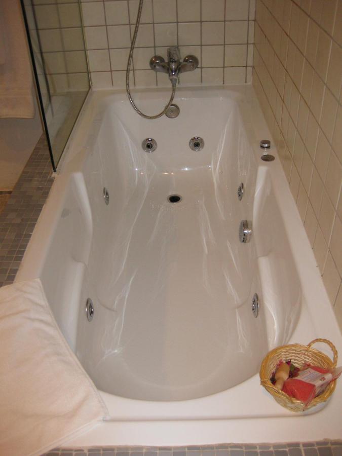 Calderones Hotel 3*